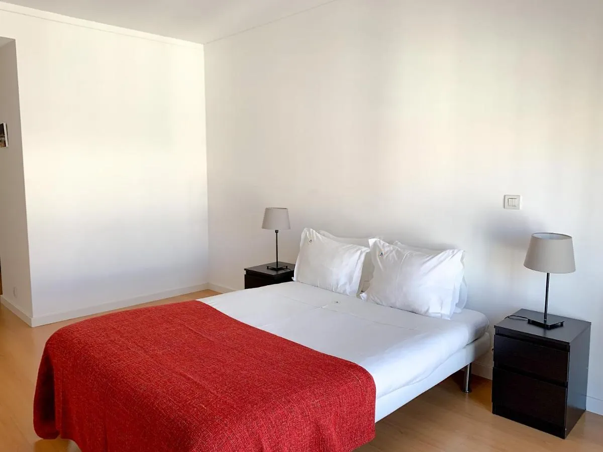 Castle View Apartment, Lisbon 2 0*,